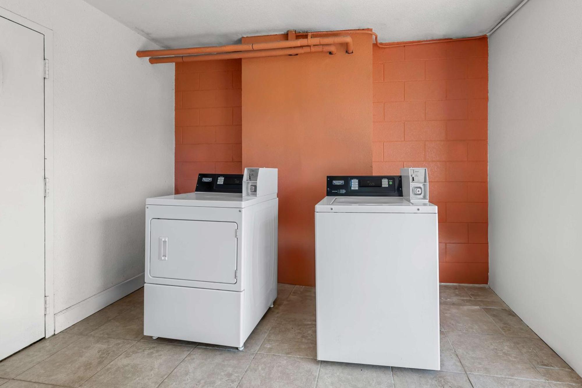 Americas Best Value Inn Hamilton Экстерьер фото