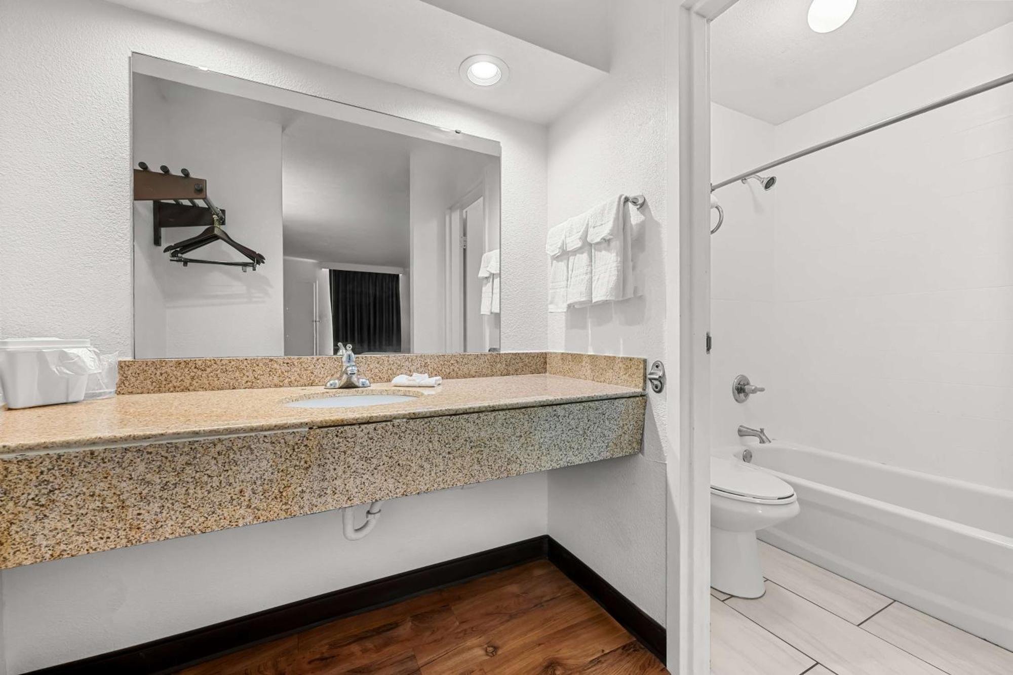 Americas Best Value Inn Hamilton Экстерьер фото