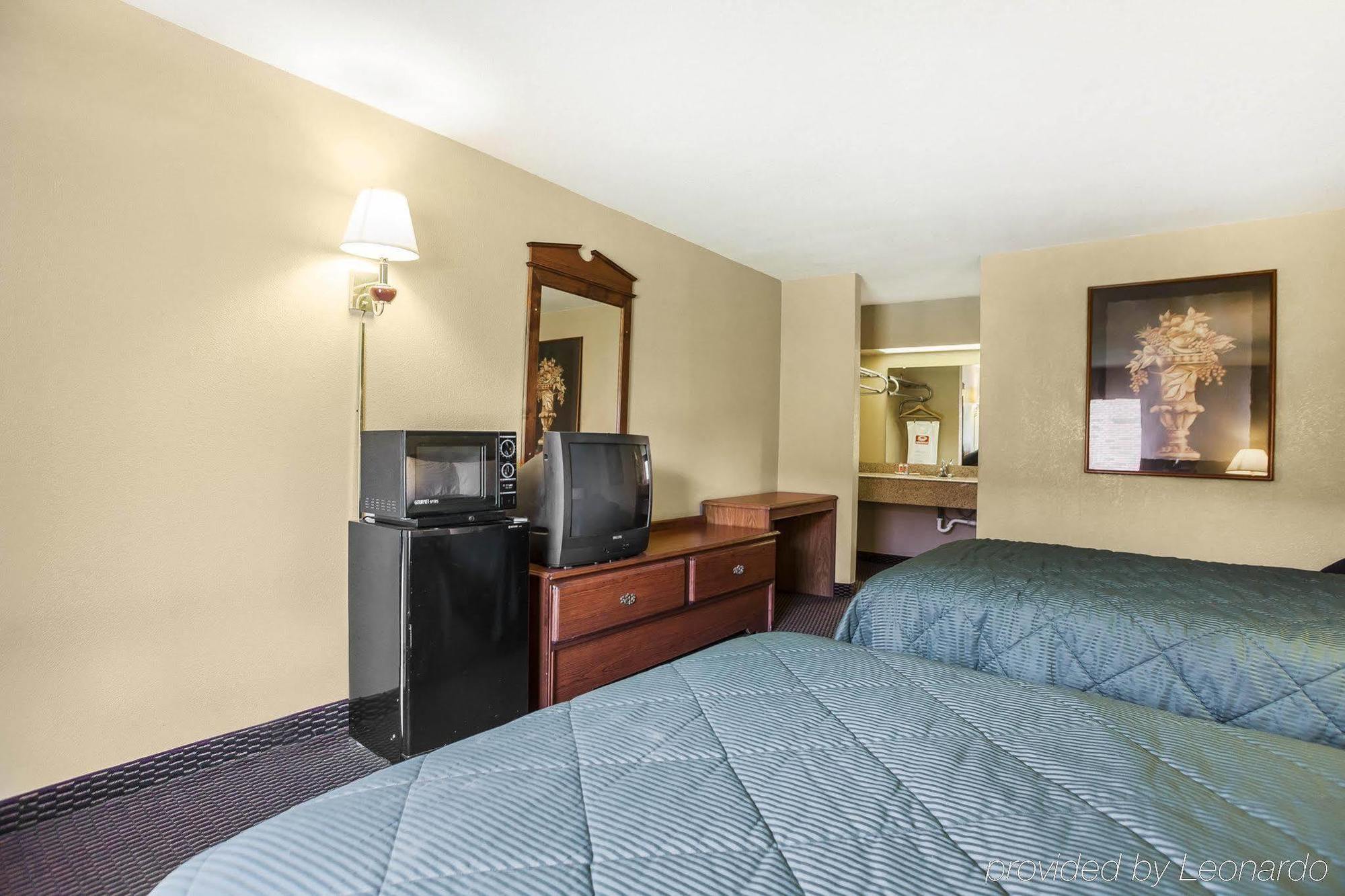Americas Best Value Inn Hamilton Экстерьер фото